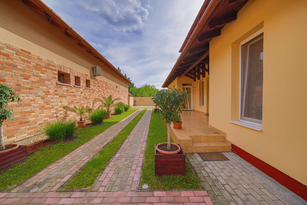 Kalvin Utcai Apartmanok Hajduszoboszlo Ngoại thất bức ảnh