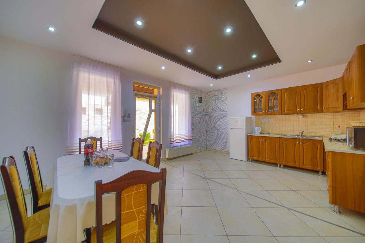 Kalvin Utcai Apartmanok Hajduszoboszlo Ngoại thất bức ảnh