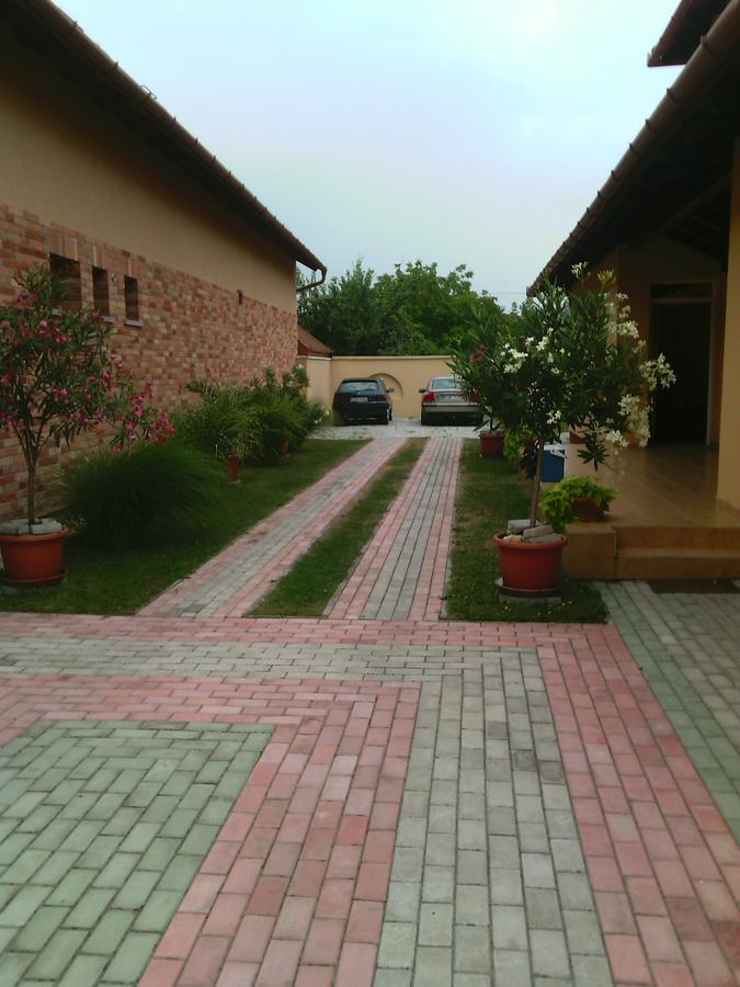 Kalvin Utcai Apartmanok Hajduszoboszlo Ngoại thất bức ảnh